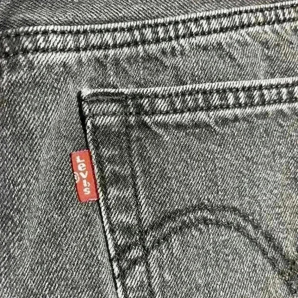 Levi's Black Frayed Hem Button Fly 501 Shorts Womens Size 32 - Picture 11 of 13